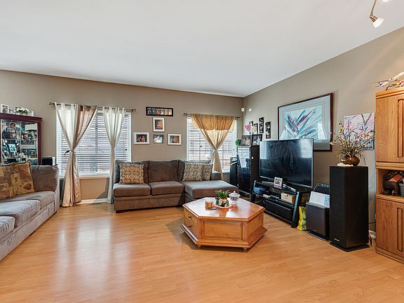 4th image of 287 Monarch Dr Unit C