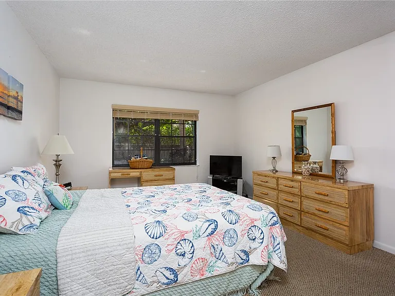 910 E Causeway Blvd #B5 — Photo 15