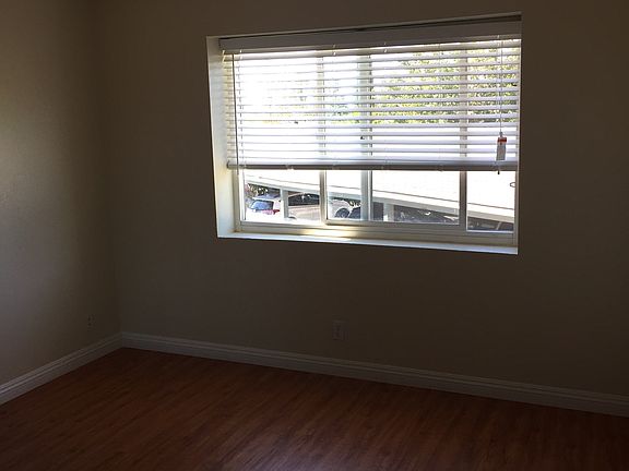 5th image of 1235 E D St Unit 6