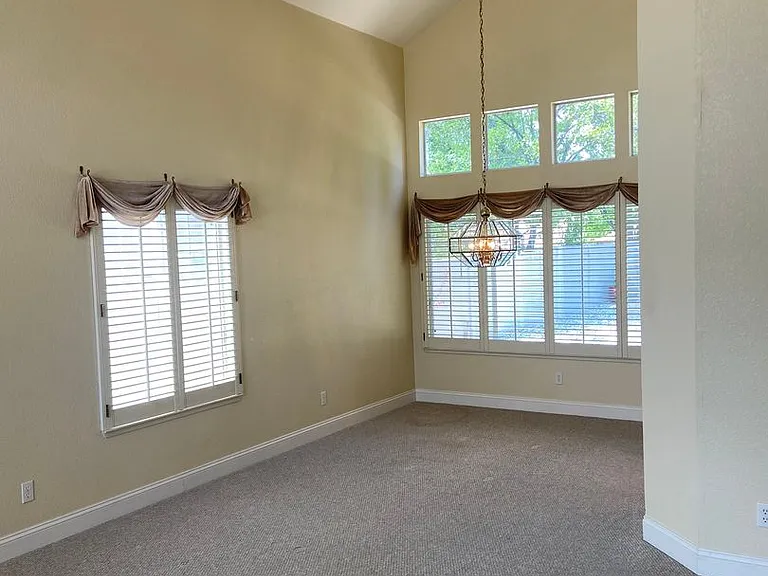 264 Thorndike Way — Photo 7