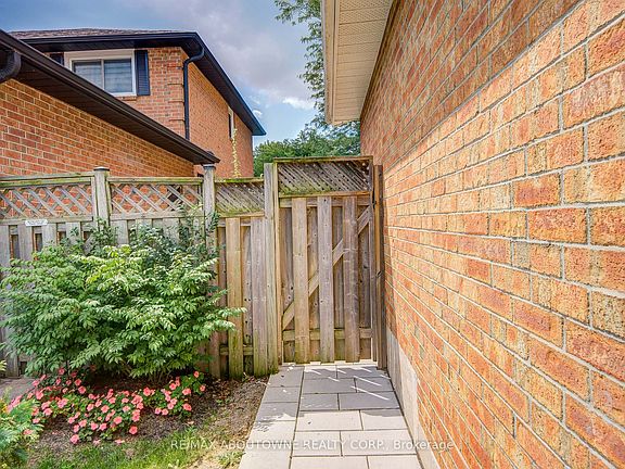 5th image of 1108 Notley Cres