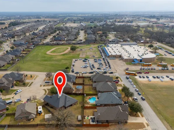 108 Lauren Ct, Joshua, TX 76058