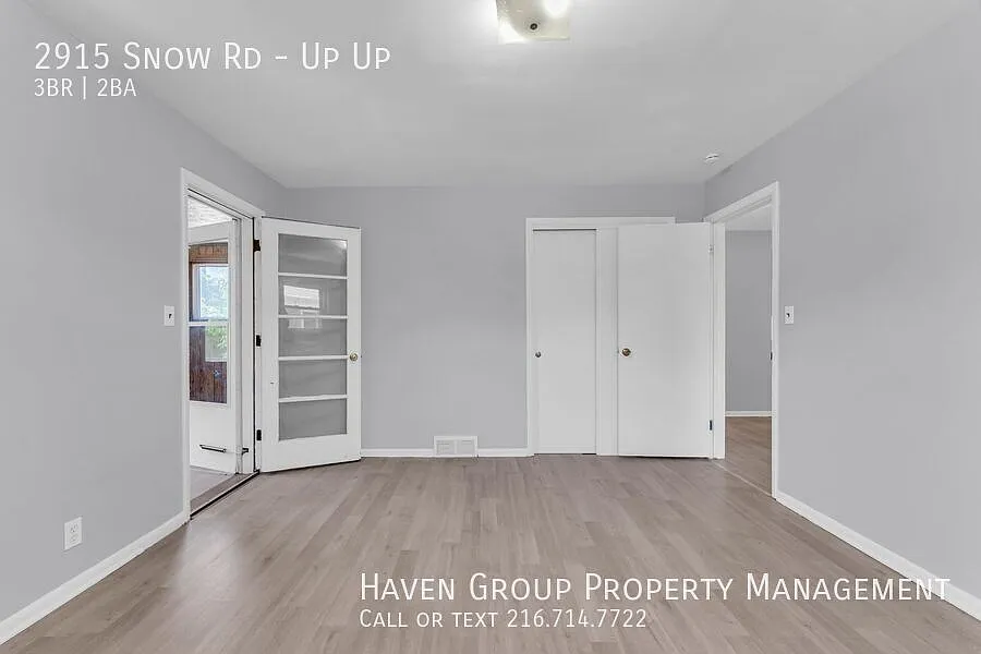 2915 Snow Rd | UP, Parma, Ohio, 44134 - Spacious 3-bed 1.5-bath multi-family home! — Photo 4