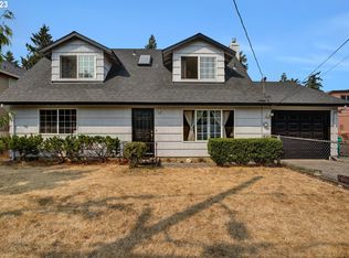 11821 SE Ash St, Portland, OR 97216