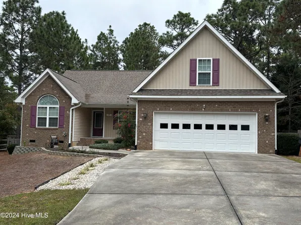 7 Moore Dr, Pinehurst, NC 28374