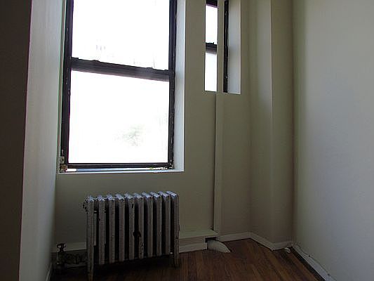 5th image of 165 W 4th St APT 32