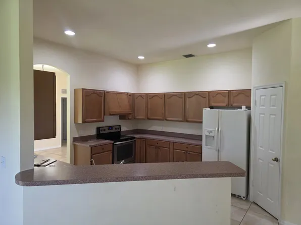 3760 20th Ave SE, Naples, FL 34117