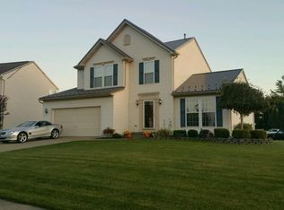 2 Creekwood Dr, Lancaster, NY