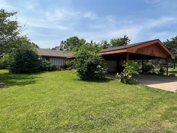 701 S Dunlap St, Caddo, OK 74729