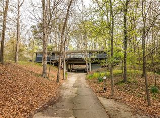 2104 Fawcett Hill Rd, New Albany, IN 47150