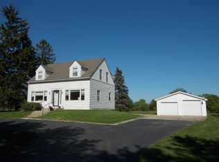 39275 N McAree Rd, Beach Park, IL 60099