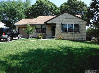71 Ruland Rd, Selden, NY 11784