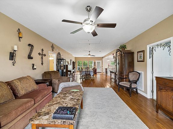3rd image of 103 Spanish Trace St