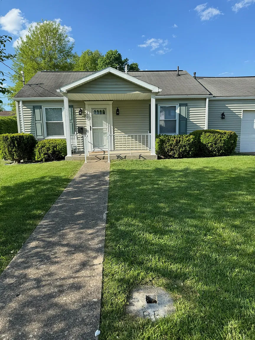 1370 Fenwick Ave photo 1