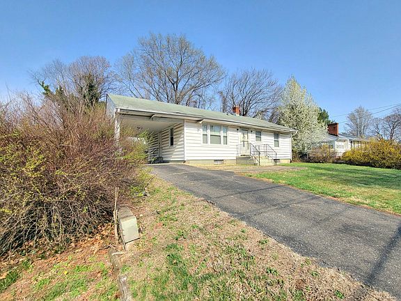 3rd image of 124 Wiggington Rd