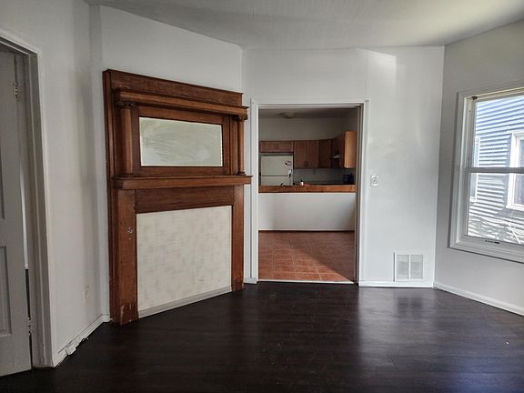 2nd image of 410 W Ferry St #L