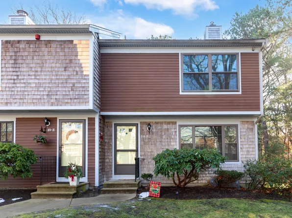 195 Falmouth Road APT 19F, Mashpee, MA 02649