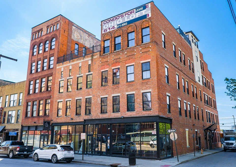 1st image of 139 E Main St APT 111