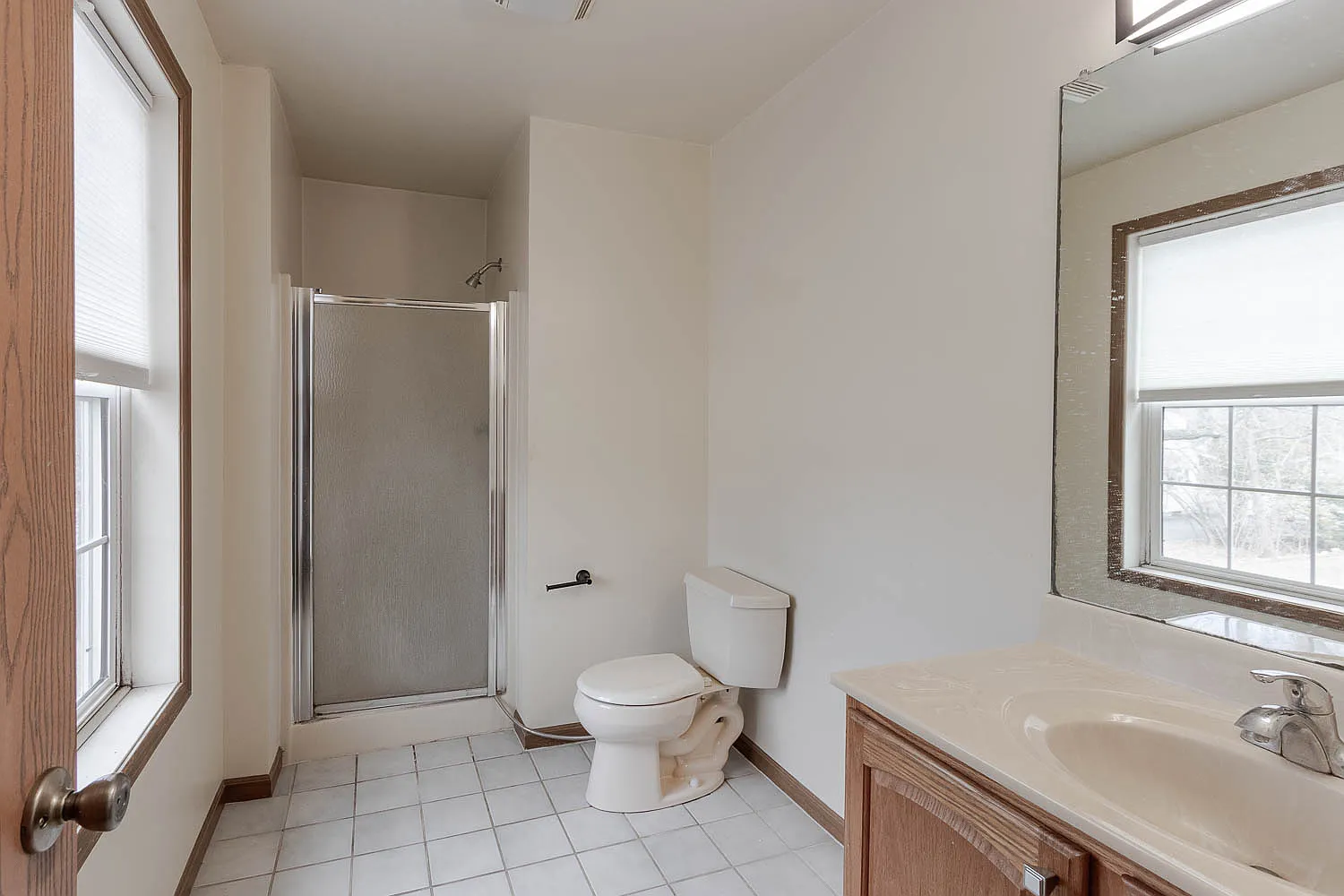 3 bed, 2.5 bath, 1932 sqft, $2,145 — Photo 3
