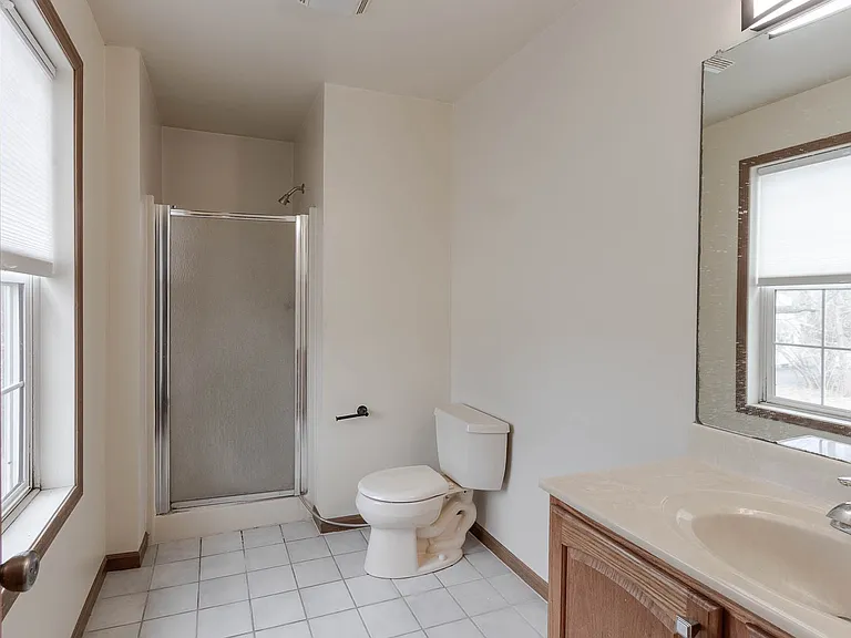 224 Logan Ave — Photo 3