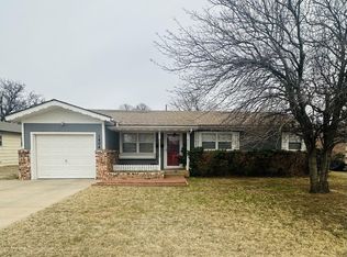 1404 Ennis St, Plainview, TX 79072