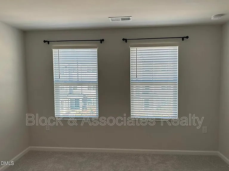 608 Gimari Dr — Photo 7