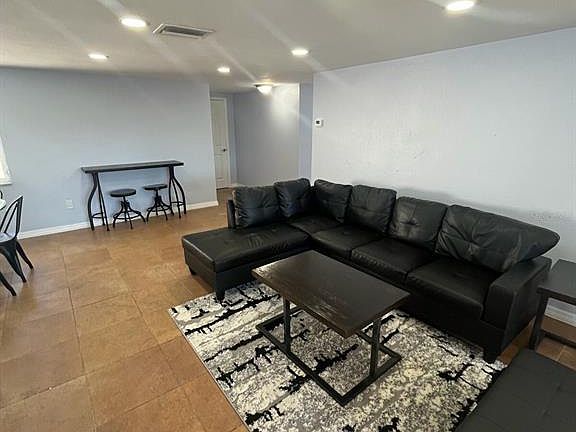 4th image of 3631 Grayton Dr