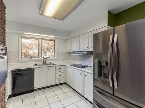 5th image of 7585 Georgetown Dr