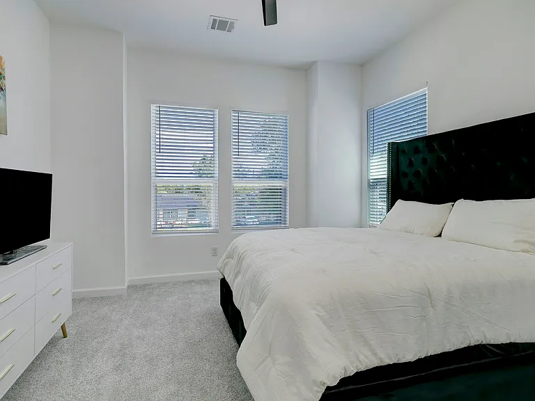 5126 Lyndhurst Dr #B — Photo 15
