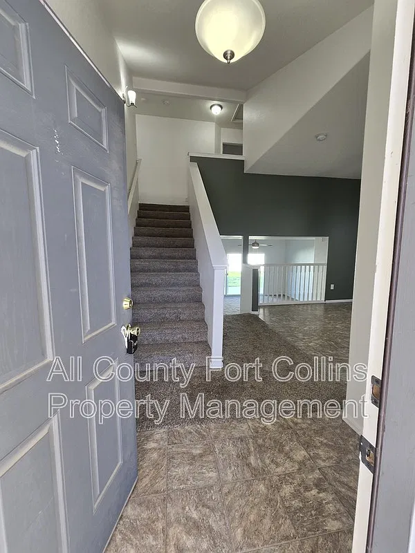 4 bed, 2.5 bath, 2186 sqft, $2,900 — Photo 3