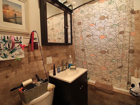 5th image of 2226 W Chicago Ave #1N
