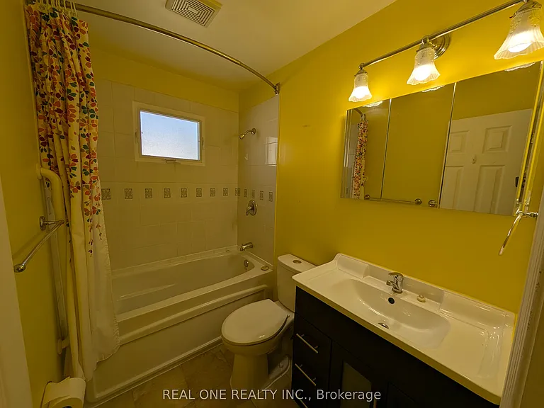 157 Bessborough Dr — Photo 19