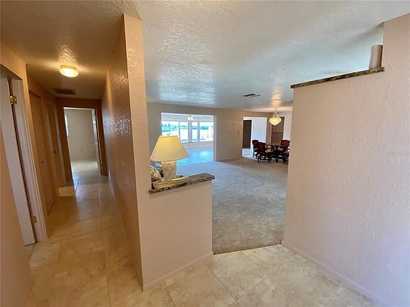 4th image of 141 W Tarpon Blvd NW