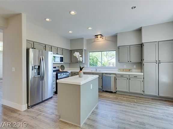 3rd image of 7521 Lorinda Ave