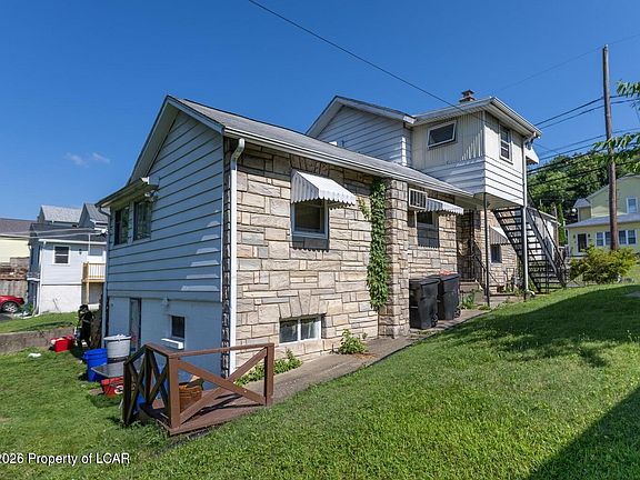 5th image of 186 Parsonage St