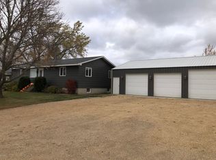 17426 Meadow Lake Pl, Watertown, SD 57201