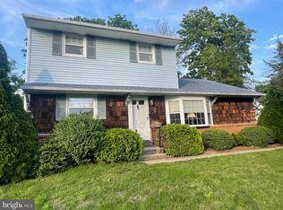 604 Ivystone Ln, Cinnaminson, NJ 08077