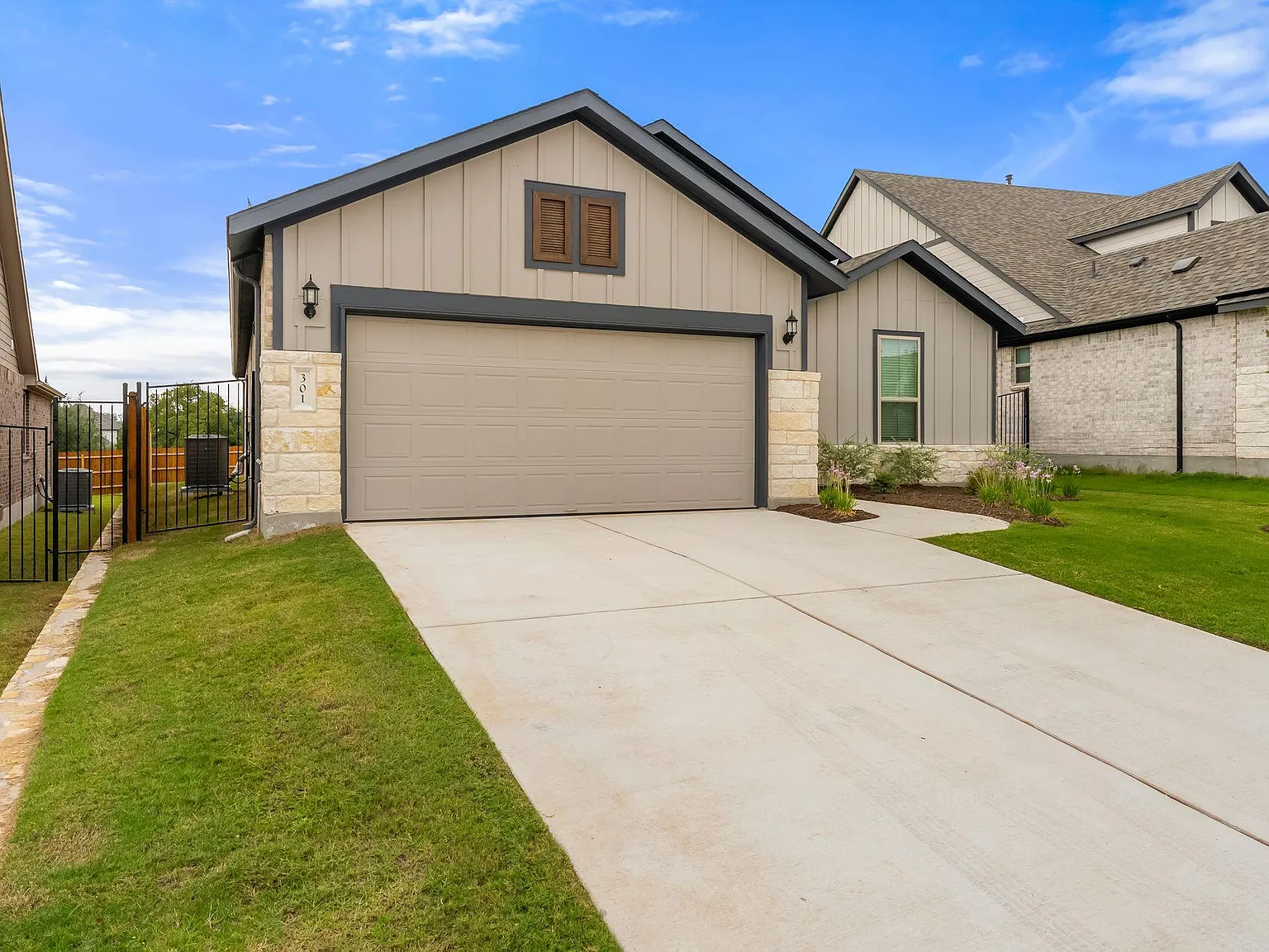 4 bed, 3.0 bath, 1951 sqft, $2,400 — Photo 3