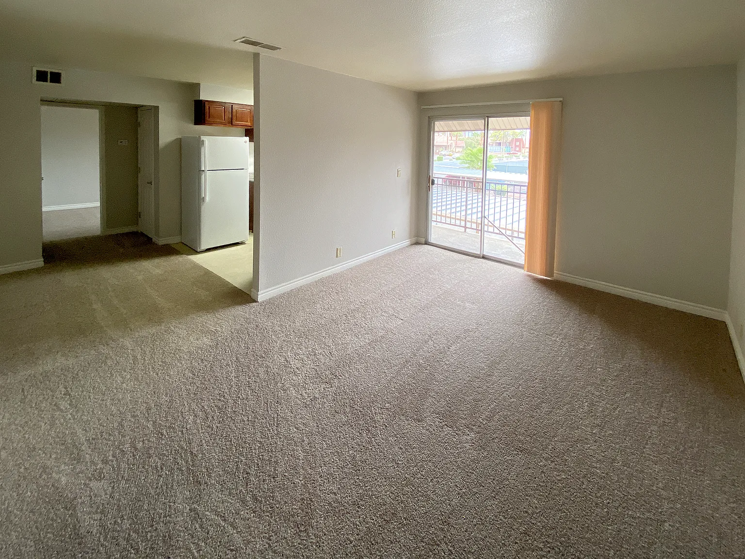 1 bed, 700 sqft, $1,050 — Photo 3