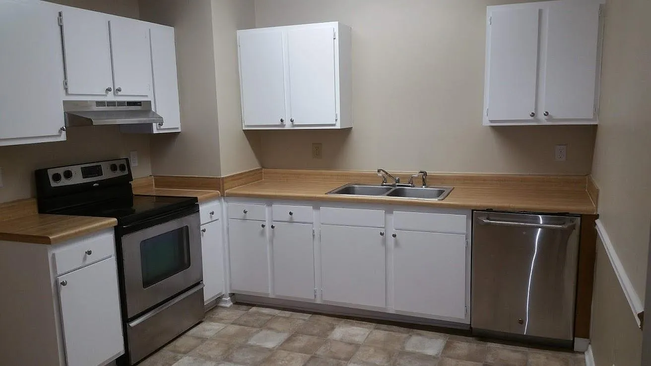 3 bed, 1200 sqft, $1,450 — Photo 2