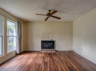 4042 Crawford Rd, Roanoke, VA 24018