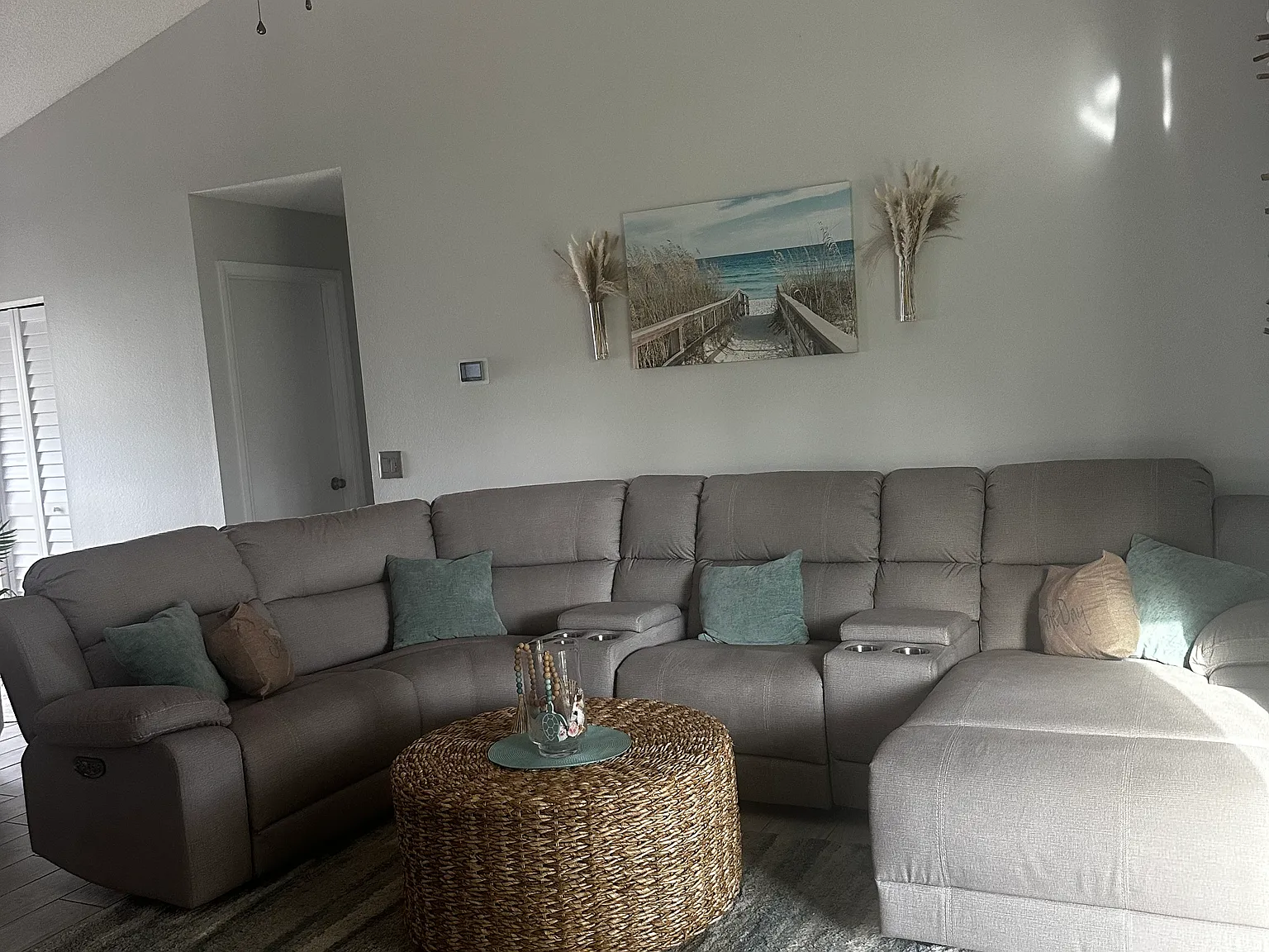 3 bed, 1600 sqft, $2,400 — Photo 3