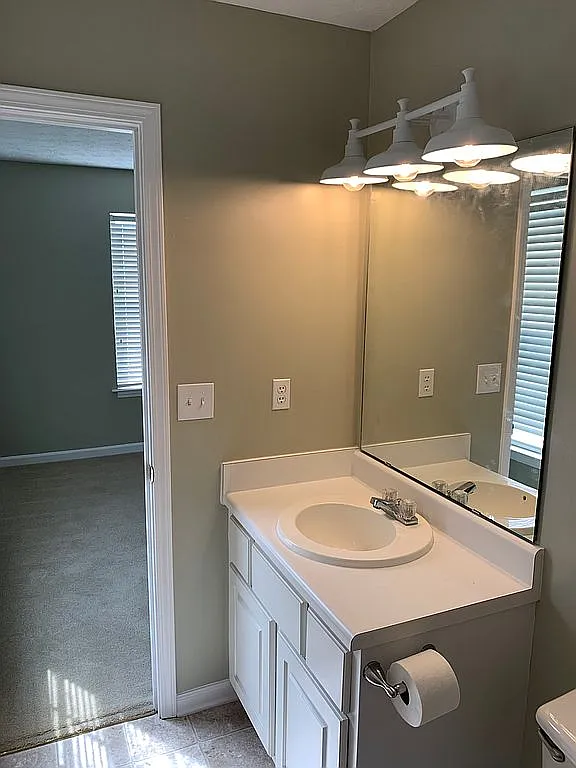 17 Hampton Dr photo 1