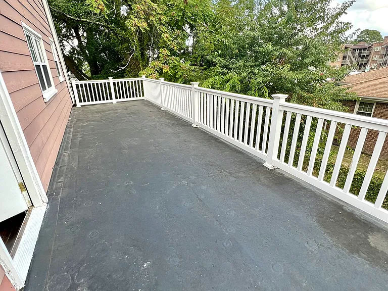 210 Pennsylvania Ave #2 — Photo 10