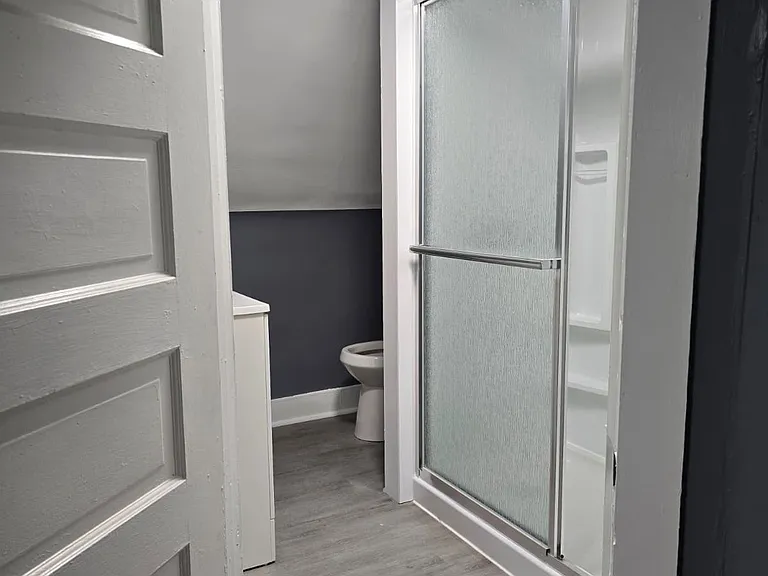 1512 E 118th St #3 — Photo 3