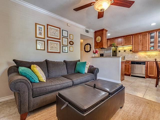 1st image of 407 E 45th St APT 205