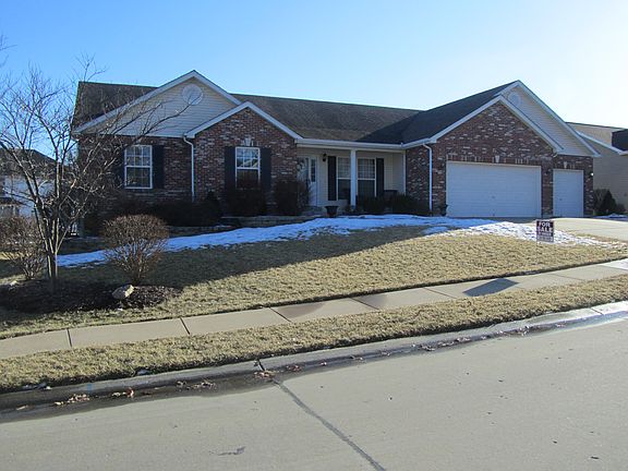 2nd image of 909 Locksley Manor Dr