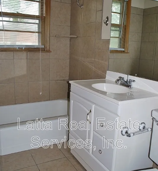 10600 E 79th St — Photo 10