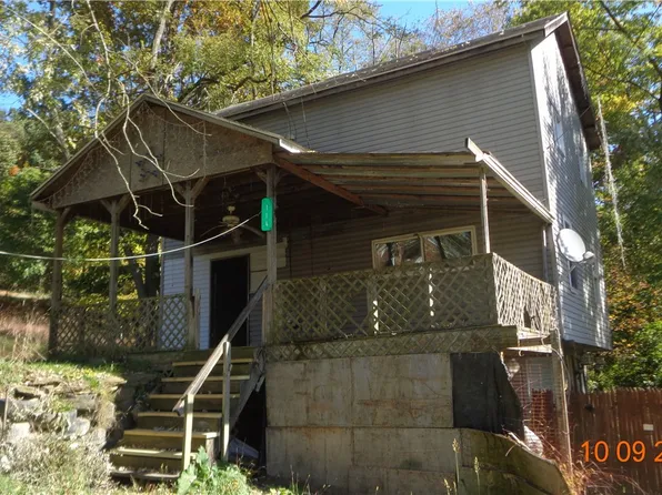 114 Burns Ln, Leechburg, PA 15656