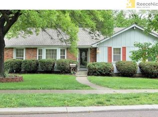 9011 Carter Cir, Overland Park, KS 66212